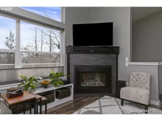 Photo #6: 20594380 Listing