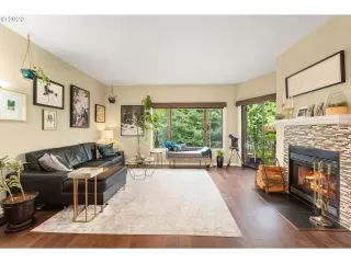 Photo #5: 20594479 Listing