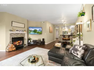Photo #6: 20594479 Listing
