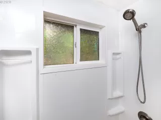 Photo #6: 20594730 Listing 