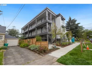 Photo #1: 20594907 Listing 