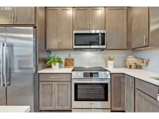 Photo #4: 20594907 Listing 