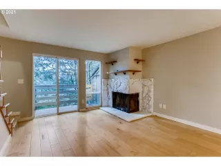 Photo #5: 20595375 Listing