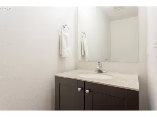 Photo #5: 20595792 Listing