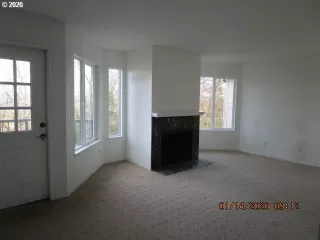 Photo #4: 20595867 Listing