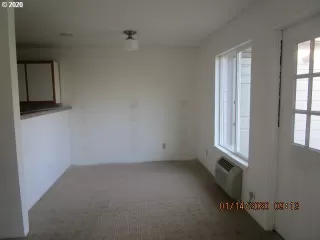 Photo #6: 20595867 Listing