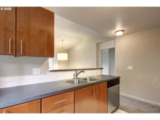 Photo #5: 20595894 Listing 