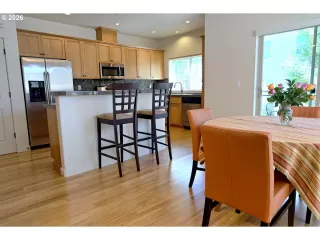 Photo #2: 205961704 Listing 