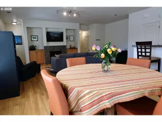 Photo #5: 205961704 Listing 