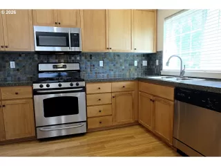 Photo #6: 205961704 Listing 
