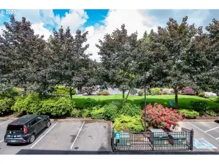 Photo #3: 20596186 Listing