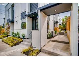 Photo #5: 20596490 Listing