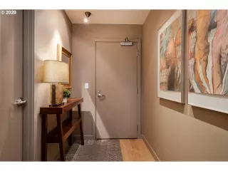 Photo #4: 20596584 Listing