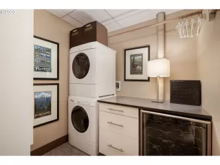 Photo #5: 20596584 Listing