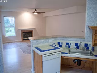 Photo #6: 20596681 Listing 