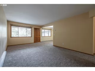 Photo #4: 20597075 Listing 