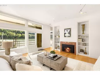 Photo #6: 20597770 Listing