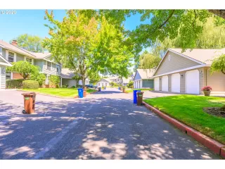 Photo #1: 20598001 Listing