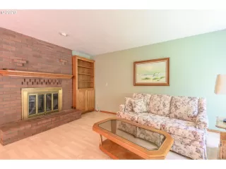 Photo #6: 20598001 Listing