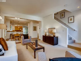 Photo #4: 20598556 Listing 