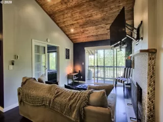 Photo #1: 20598756 Listing