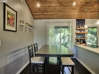 Photo #6: 20598756 Listing