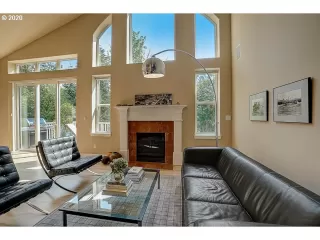 Photo #2: 20598990 Listing