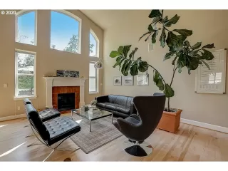 Photo #3: 20598990 Listing