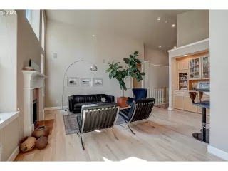 Photo #4: 20598990 Listing