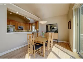 Photo #6: 20598990 Listing
