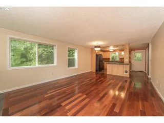 Photo #3: 20599500 Listing