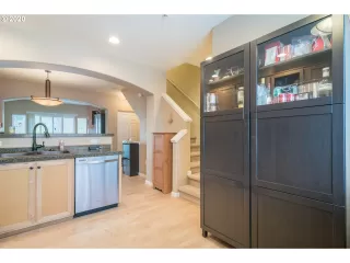 Photo #4: 20599625 Listing 