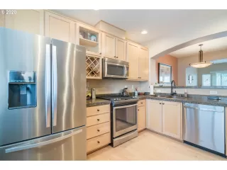 Photo #5: 20599625 Listing 