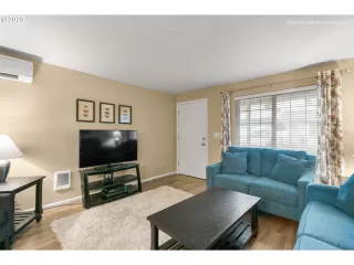 Photo #4: 20599732 Listing