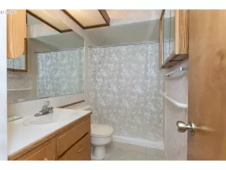 Photo #3: 20599906 Listing