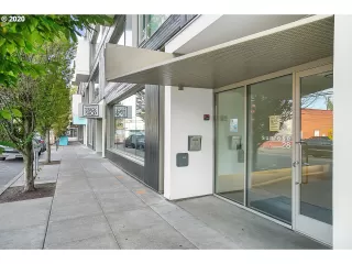 Photo #1: 20599998 Listing