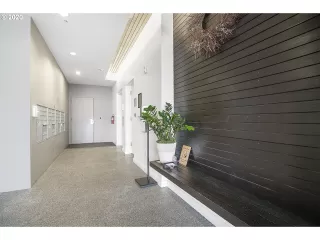 Photo #2: 20599998 Listing