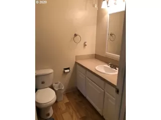 Photo #4: 20600049 Listing