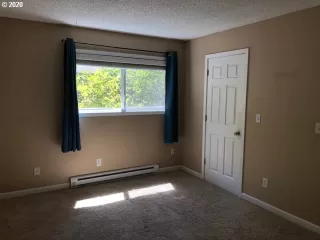 Photo #5: 20600049 Listing