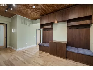 Photo #4: 20600453 Listing 