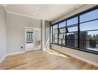 Photo #5: 20600453 Listing 