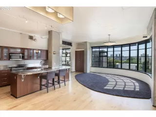 Photo #6: 20600453 Listing 