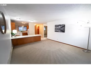 Photo #4: 20600545 Listing