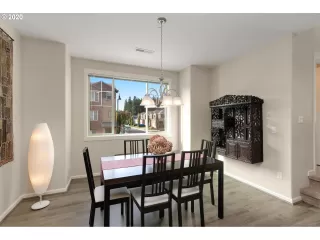 Photo #2: 20601096 Listing 