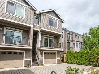 Photo #3: 20601101 Listing