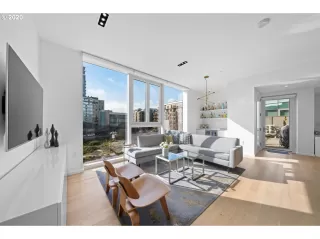 Photo #3: 20601236 Listing