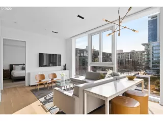 Photo #5: 20601236 Listing