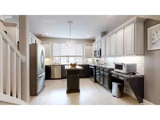 More Details about MLS # 206019224 : 8818 NE 16TH WAY