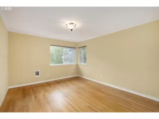 Photo #4: 20603078 Listing