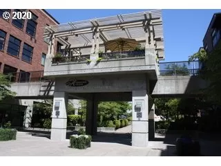 Photo #4: 20604014 Listing